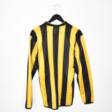 Vintage Umbro long sleeve sweatshirt t-shirt top blouse tee in black and yellow