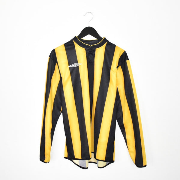 Vintage Umbro long sleeve sweatshirt t-shirt top blouse tee in black and yellow