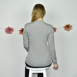 Sporty top t-shirt blouse with quarter sleeves in white and grey