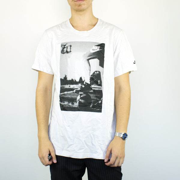 Vintage Nike sport t-shirt top blouse tee in white