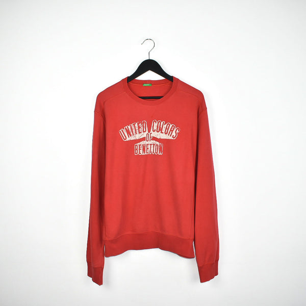 Vintage United Colors of Benetton sweatshirt jumper sweater pullover hoodie in bright red